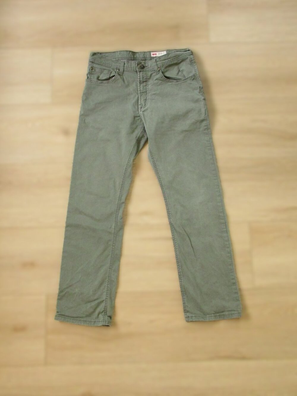 Wrangler Straight Fit Olive Green Straight Leg Jeans Size 10